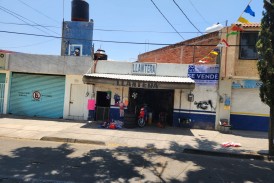 Casa con Local Comercial en Lagos de Oriente