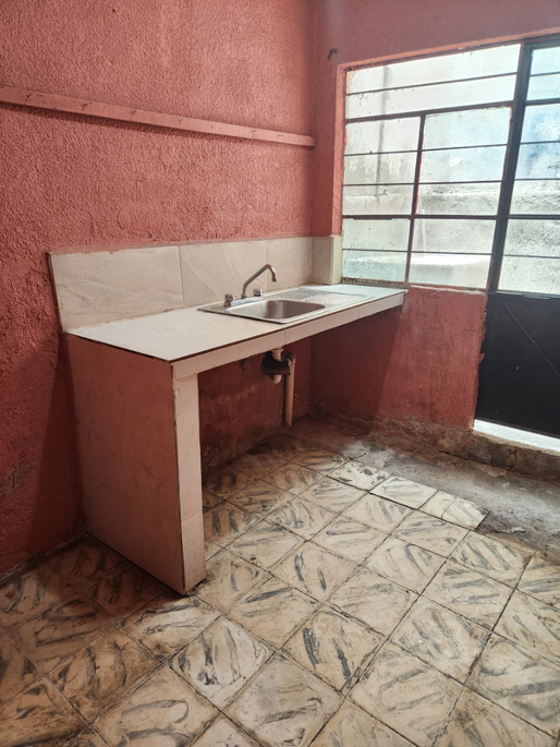 Casa con Local Comercial en Lagos de Oriente